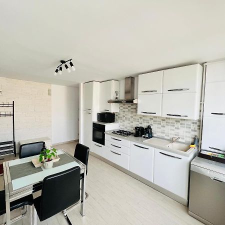 Denis Apartament Turda Exterior photo