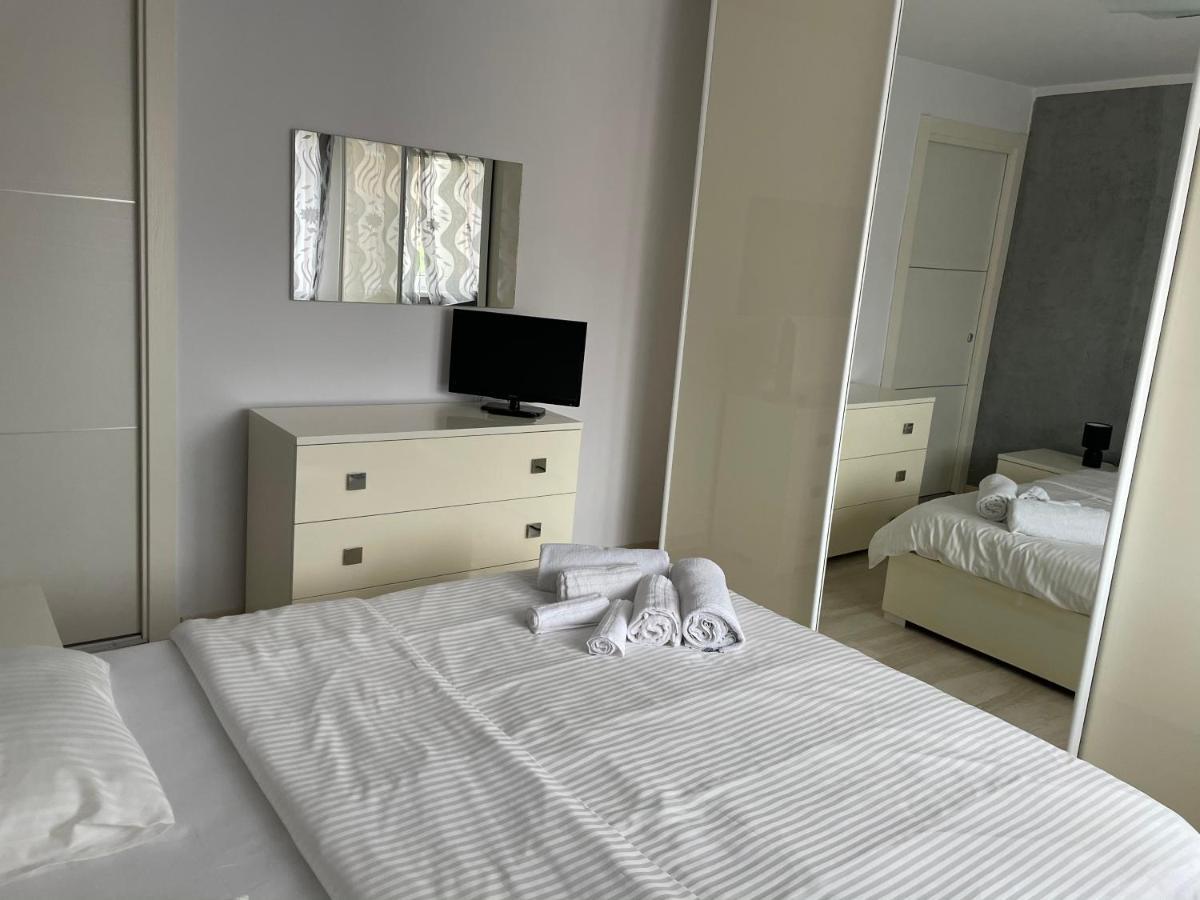 Denis Apartament Turda Exterior photo